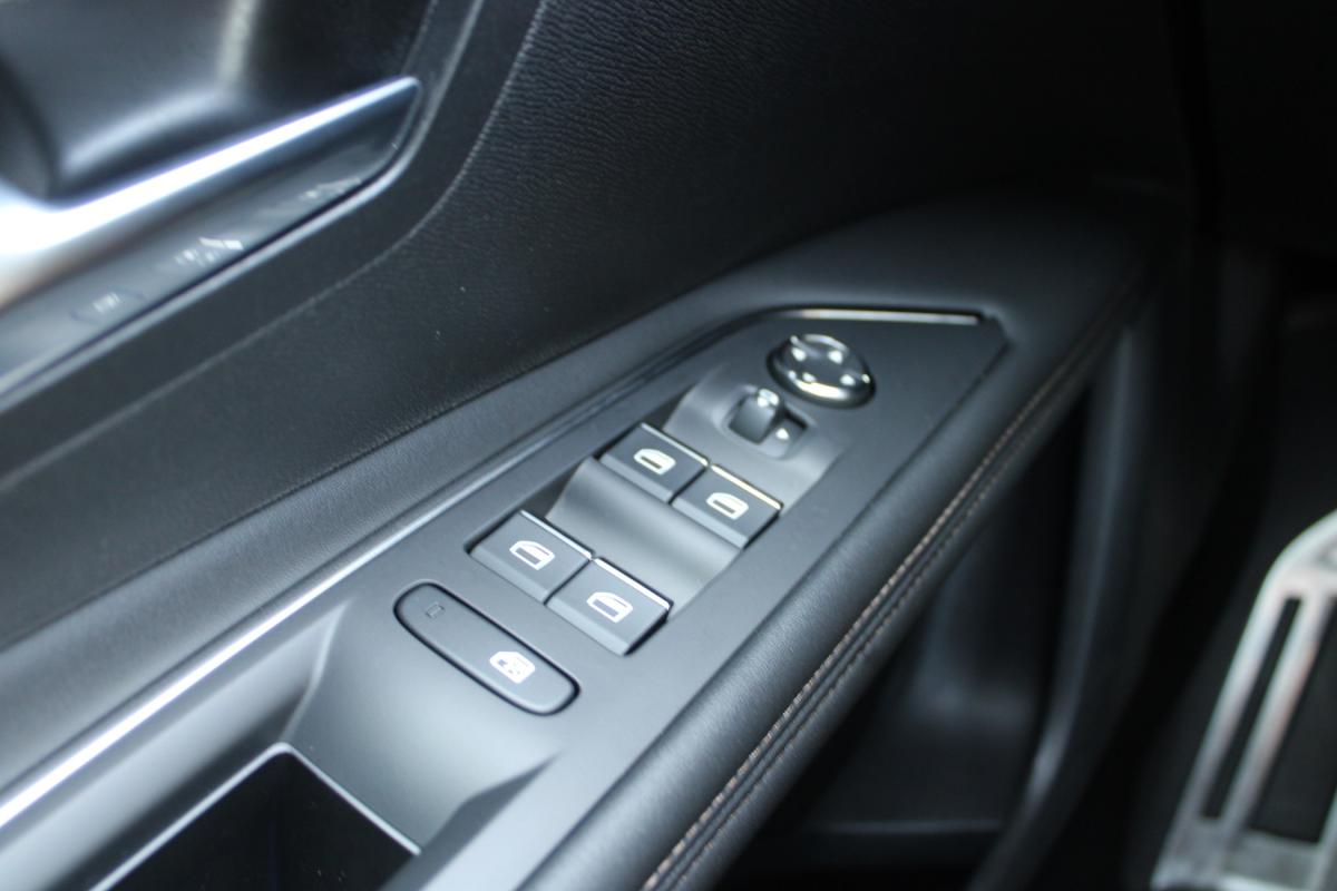 peugeot-3008-2022-hibrido-a-gasolina-1598cc