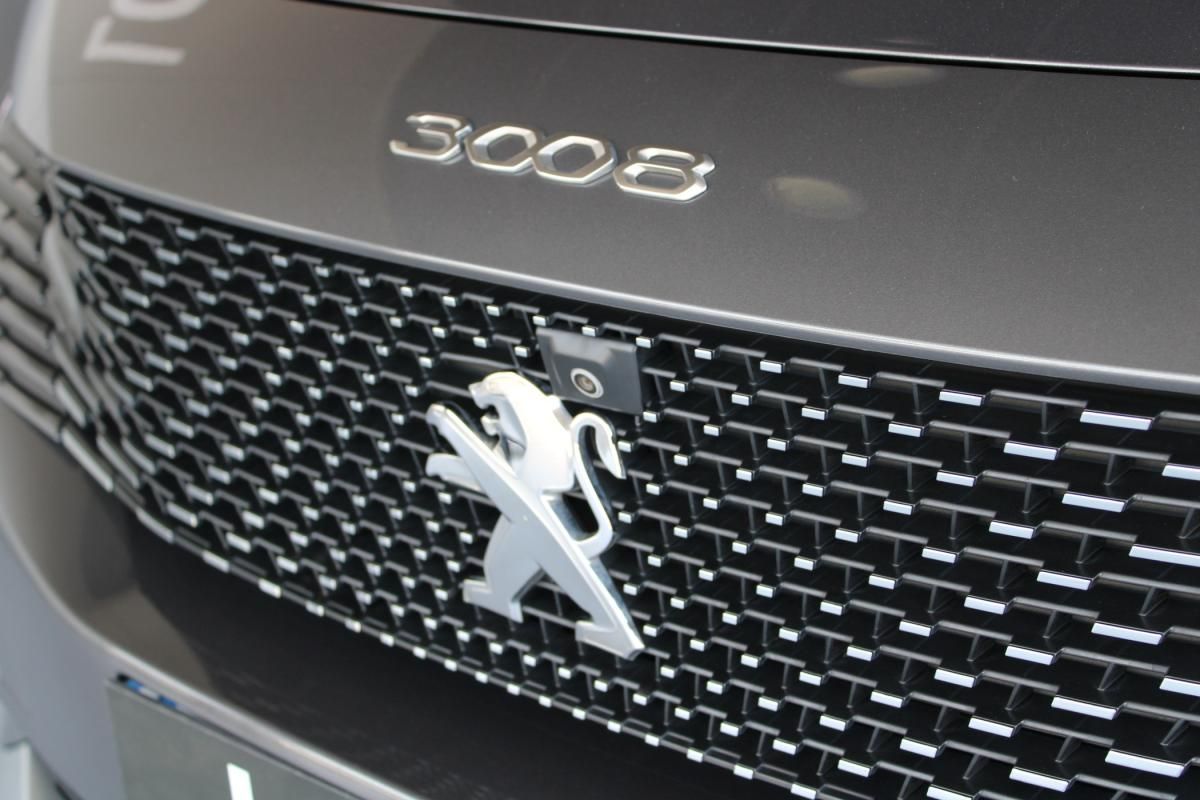 peugeot-3008-2022-hibrido-a-gasolina-1598cc