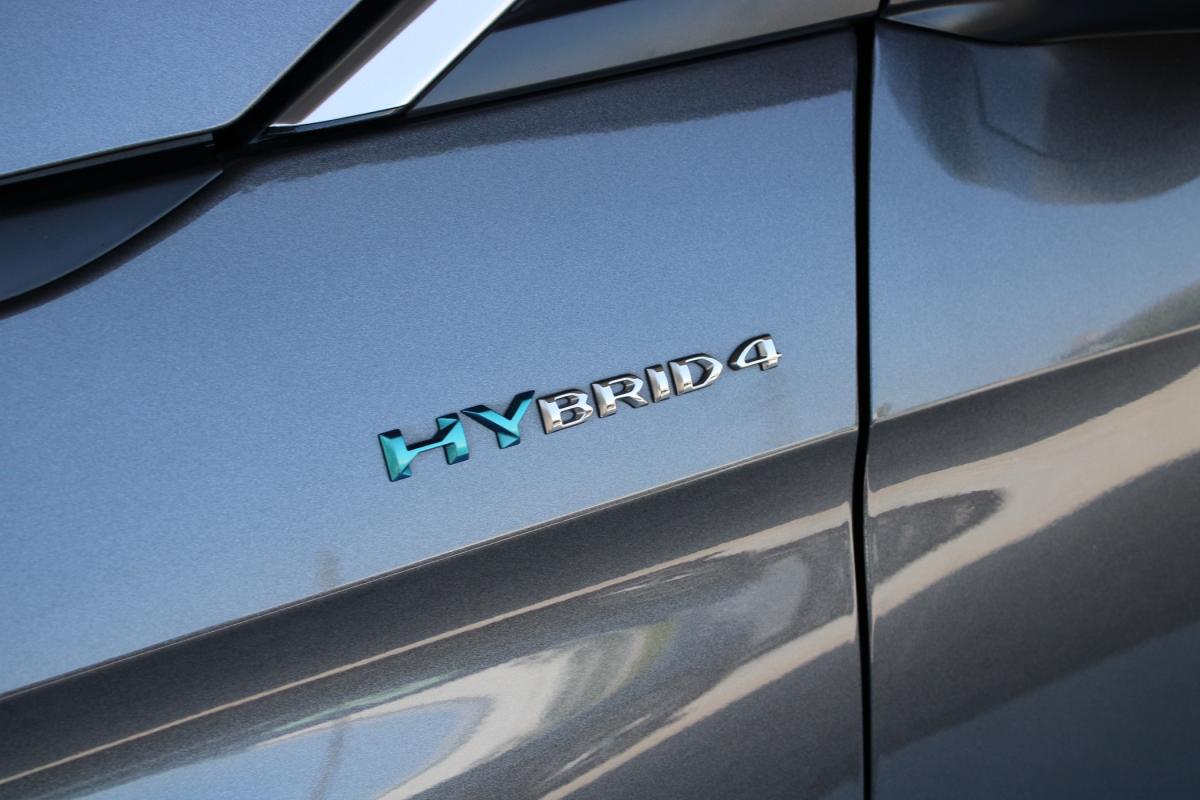 peugeot-3008-2022-hibrido-a-gasolina-1598cc