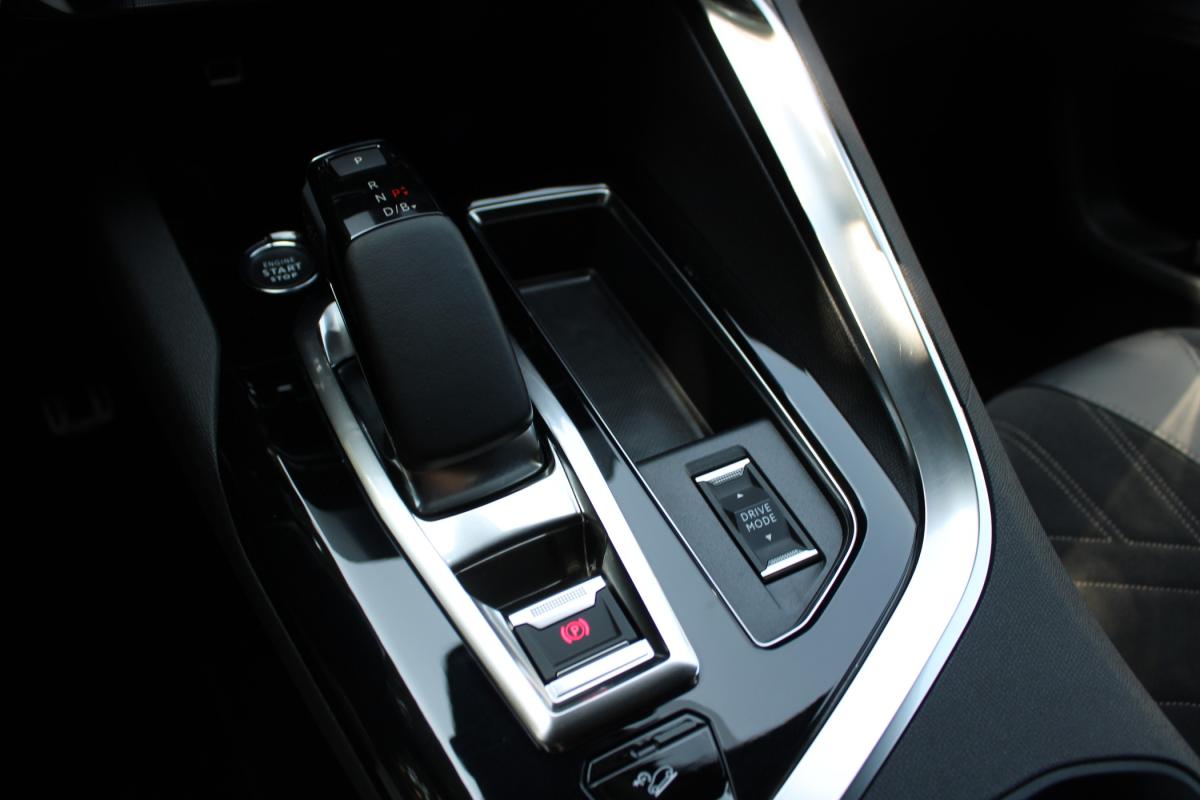 peugeot-3008-2022-hibrido-a-gasolina-1598cc