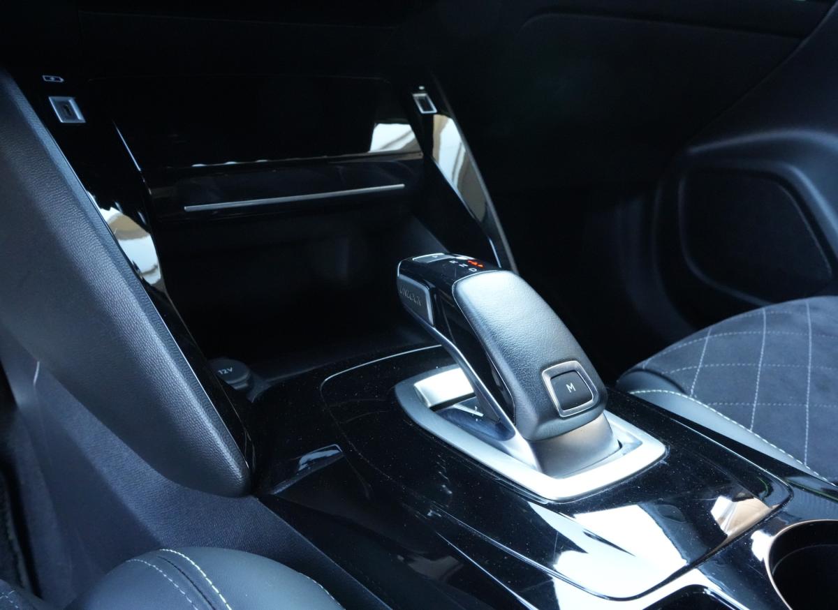 peugeot-2008-2022-gasolina-1199cc