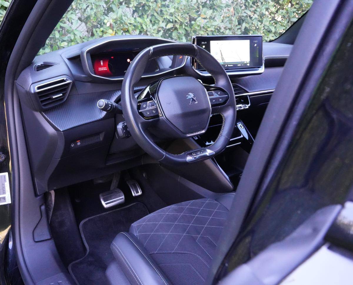 peugeot-2008-2022-gasolina-1199cc