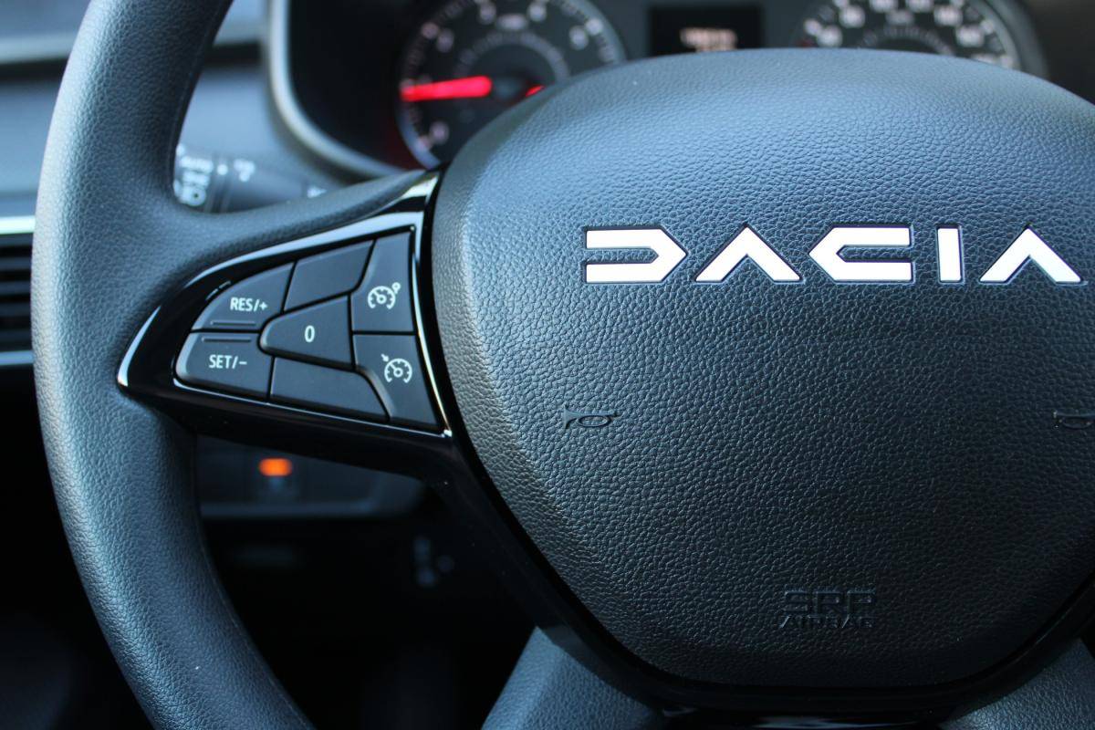 dacia-sandero-2024-gasolina-999cc