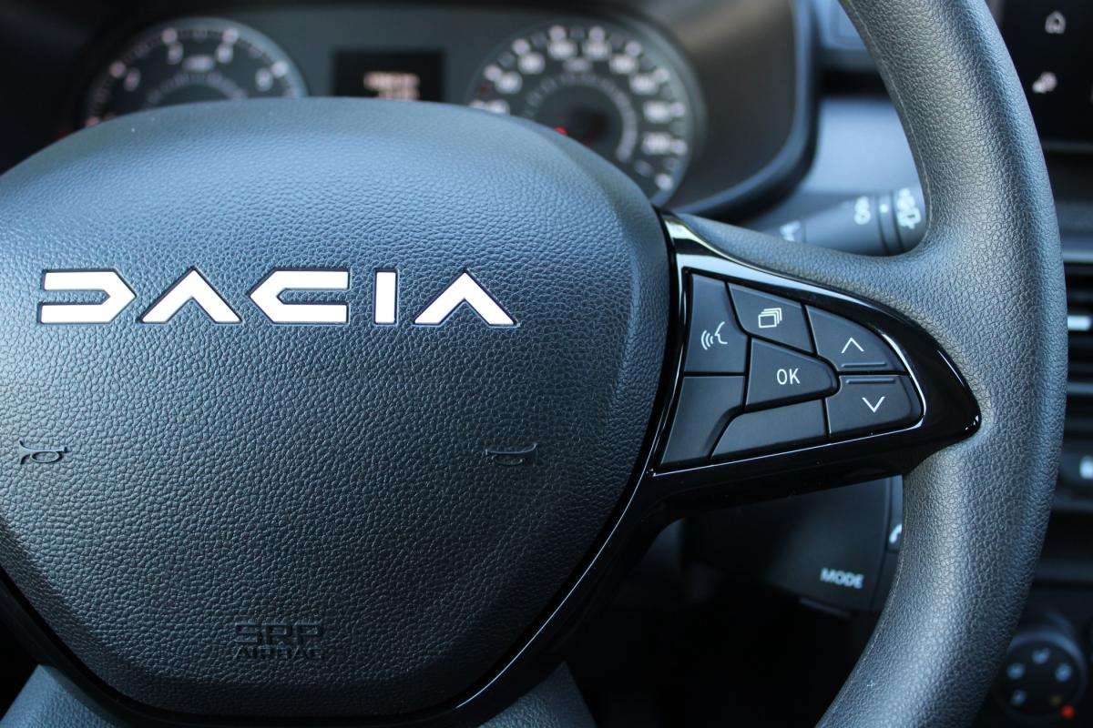 dacia-sandero-2024-gasolina-999cc