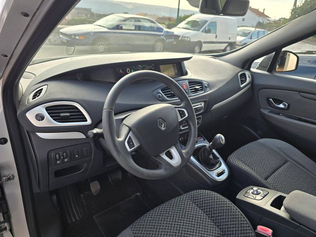 renault-grand-scenic-2011-diesel-1461cc