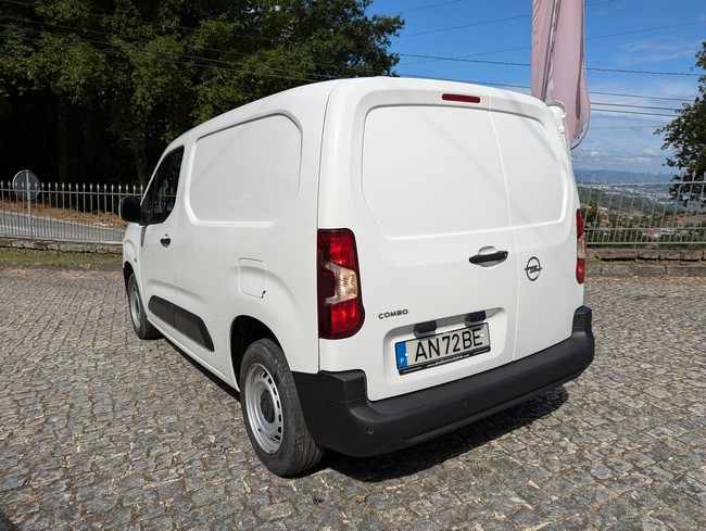opel-combo-1-5-102cv-2021-diesel-1499cc