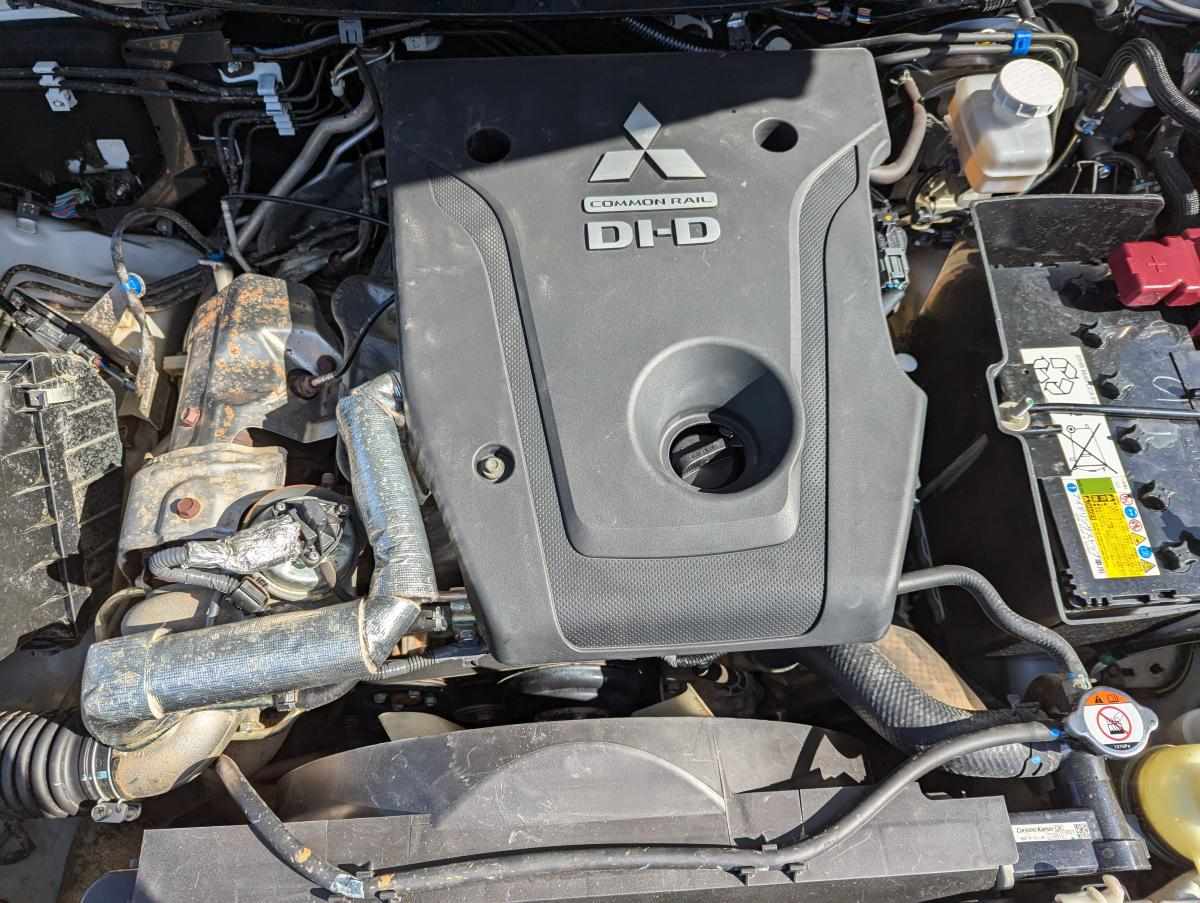 mitsubishi-l200-2-2-di-d-2022-diesel-2268cc