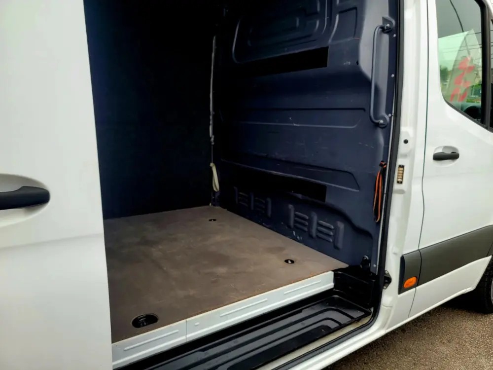 mercedes-benz-sprinter-2021-diesel-1950cc