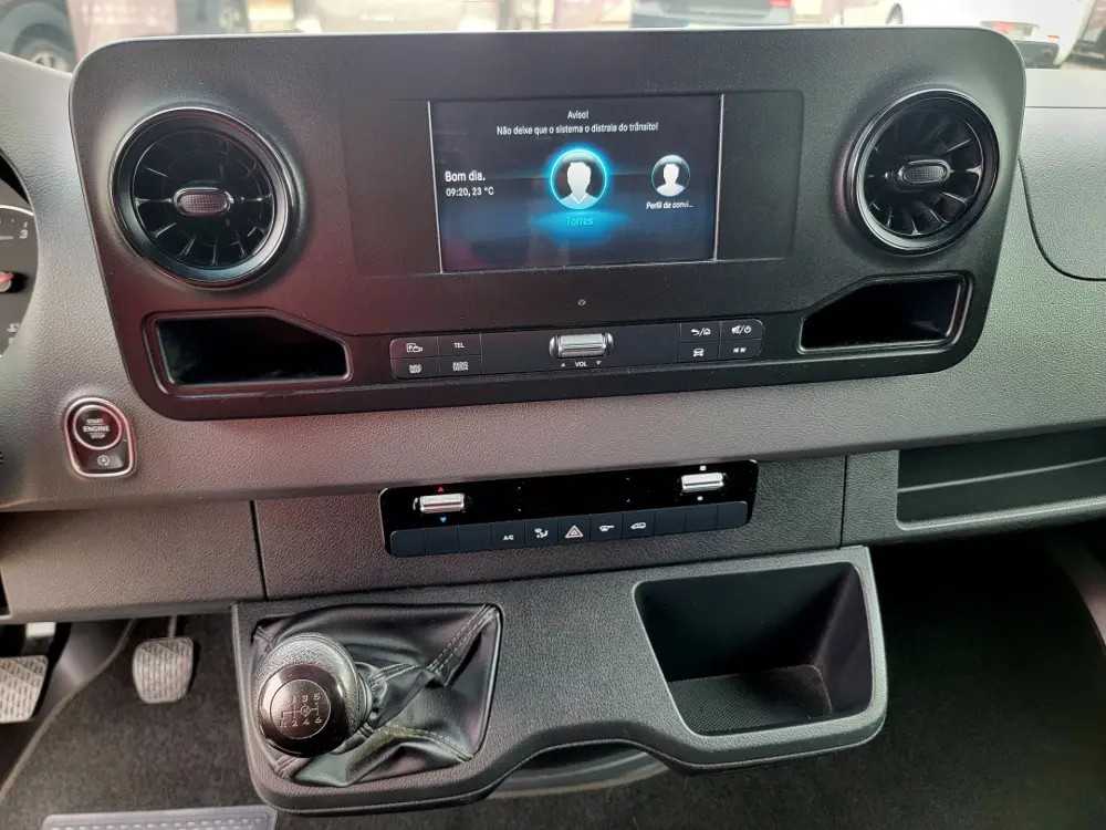 mercedes-benz-sprinter-2021-diesel-1950cc