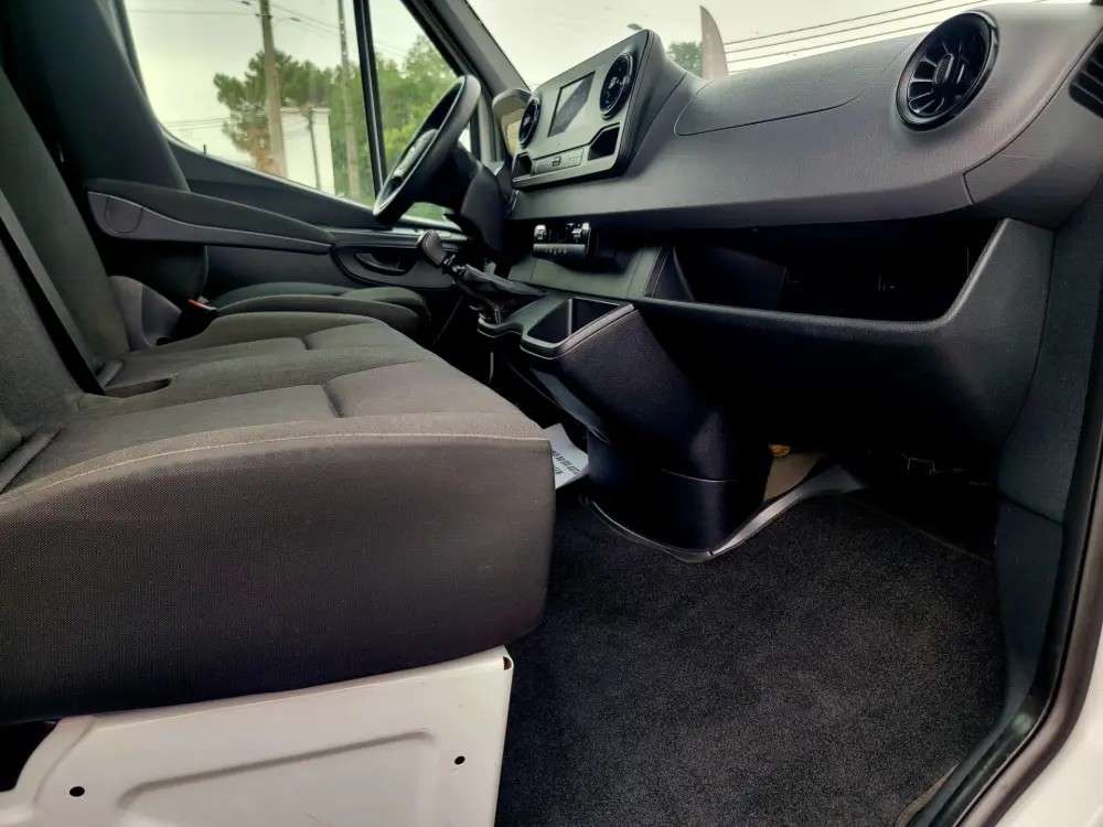 mercedes-benz-sprinter-2021-diesel-1950cc
