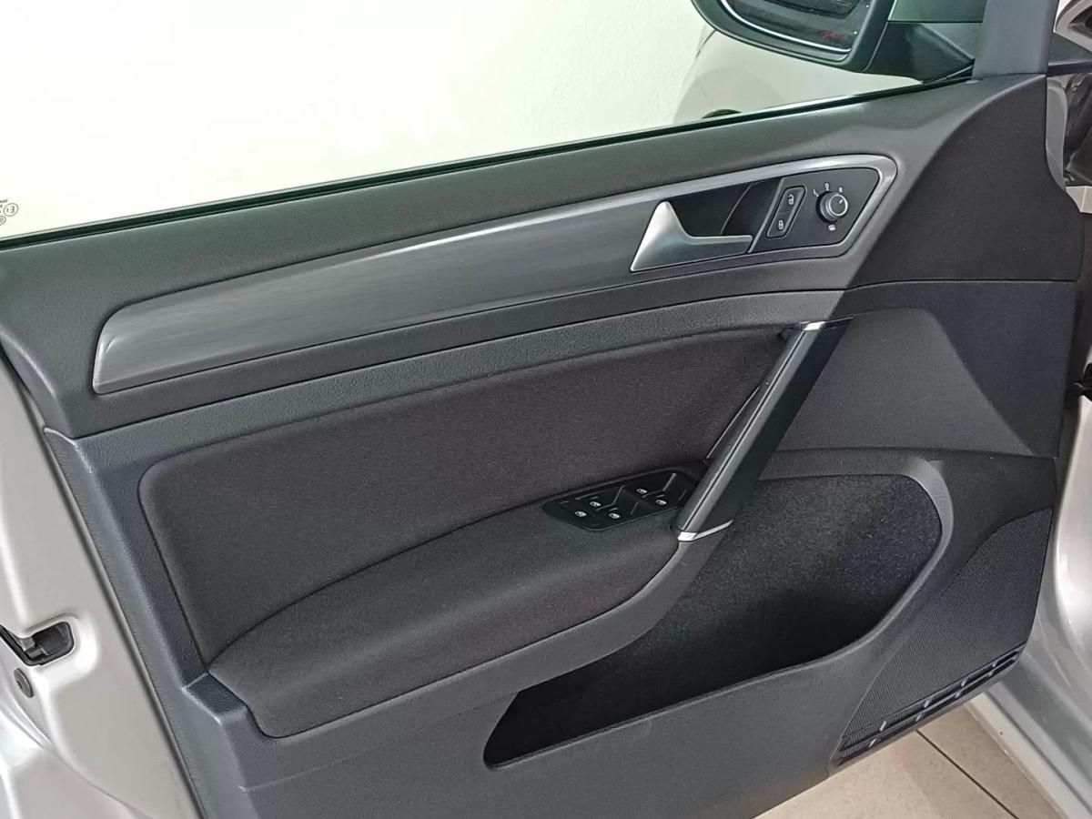 volkswagen-golf-2017-diesel-1598cc