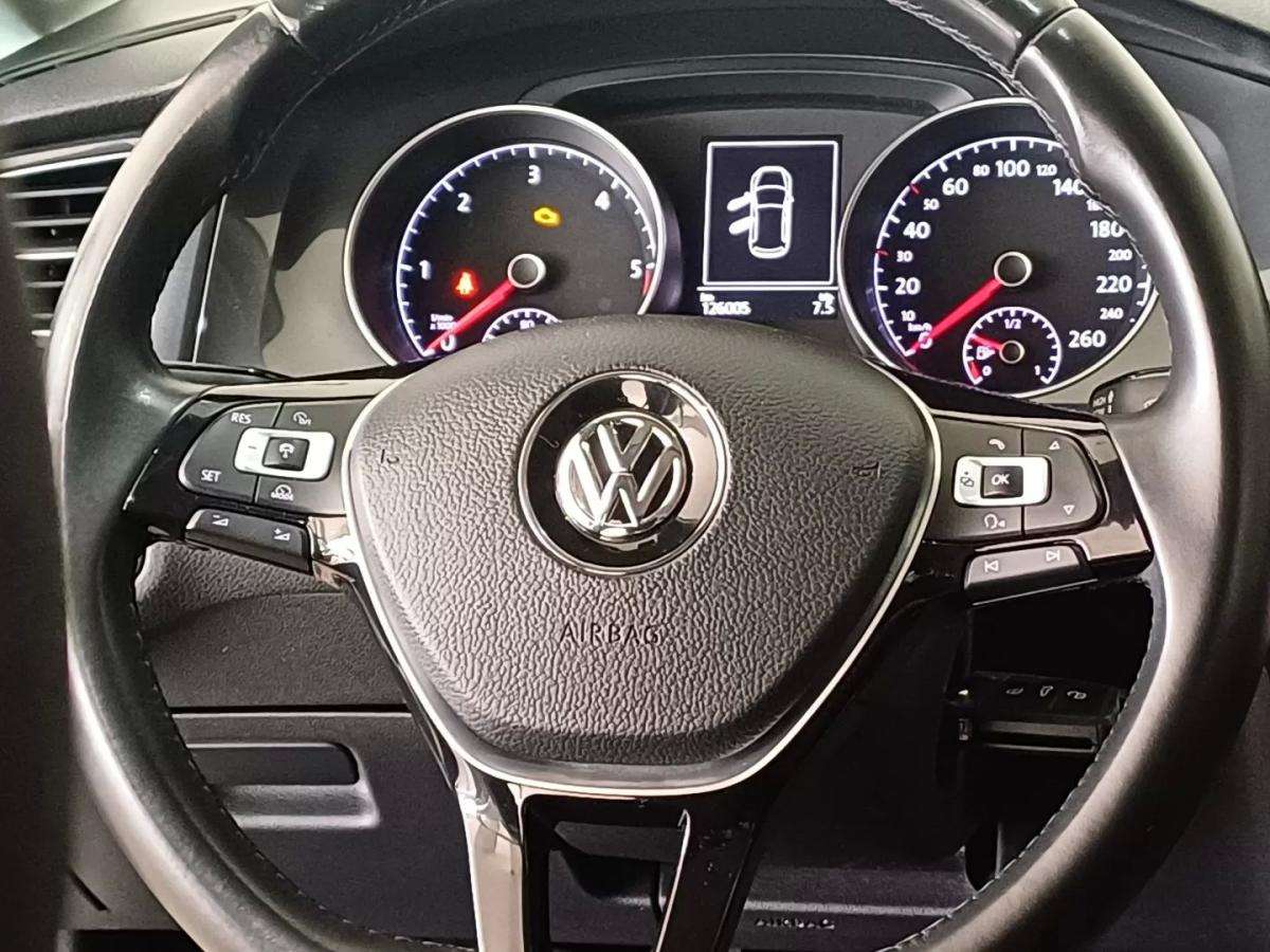 volkswagen-golf-2017-diesel-1598cc