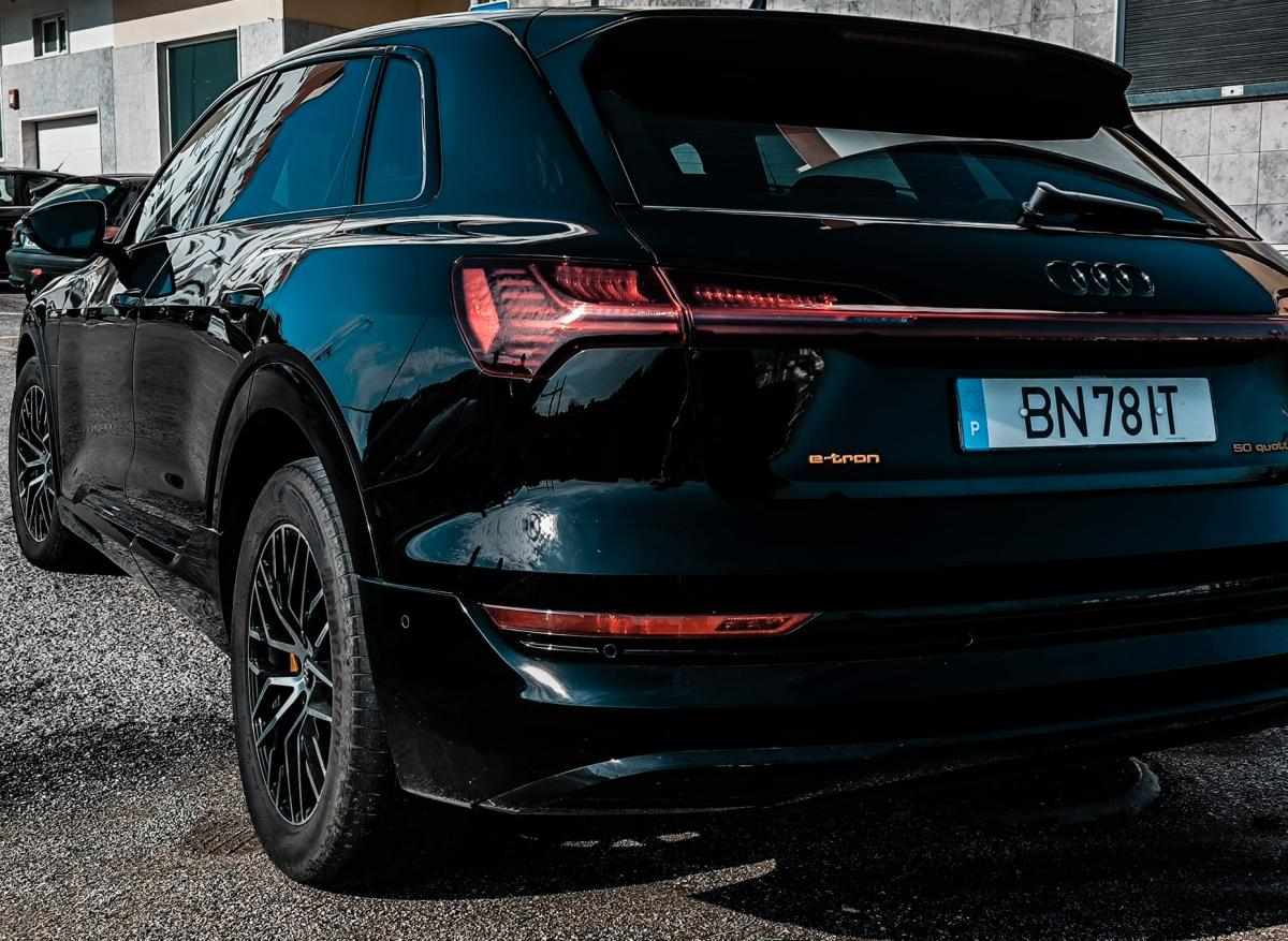 audi-e-tron-50-quattro-2022-eletrico