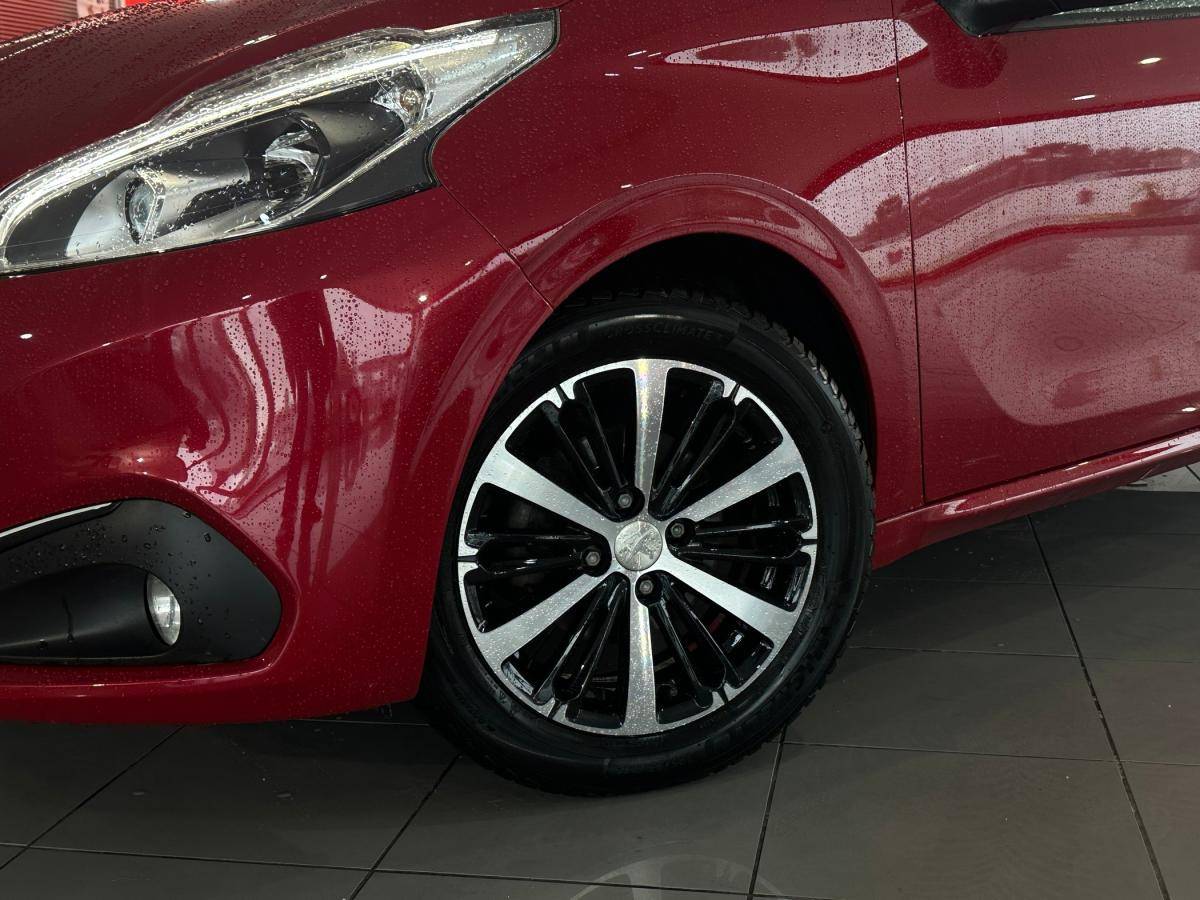 peugeot-208-2017-gasolina-1199cc