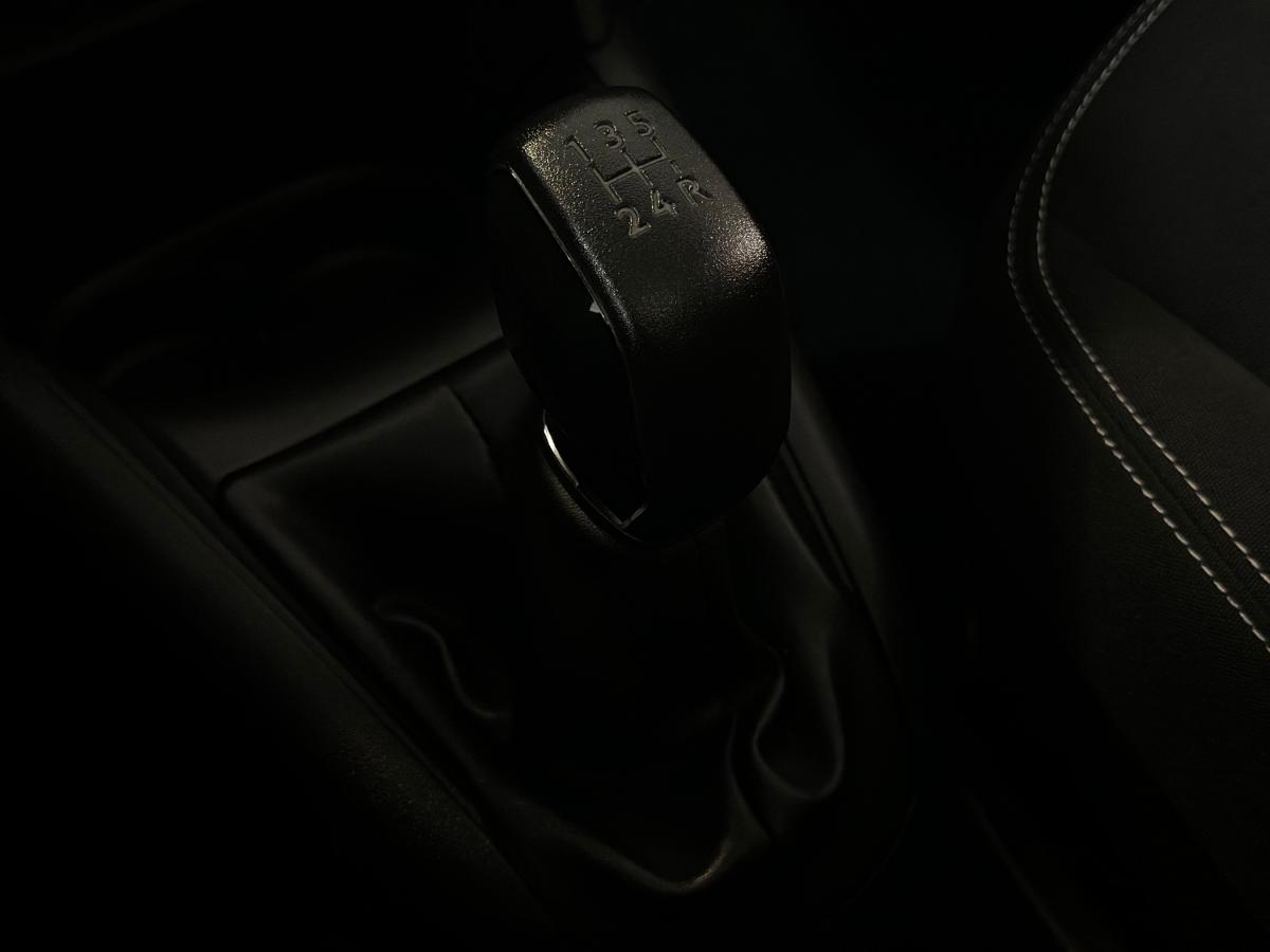peugeot-208-2017-gasolina-1199cc