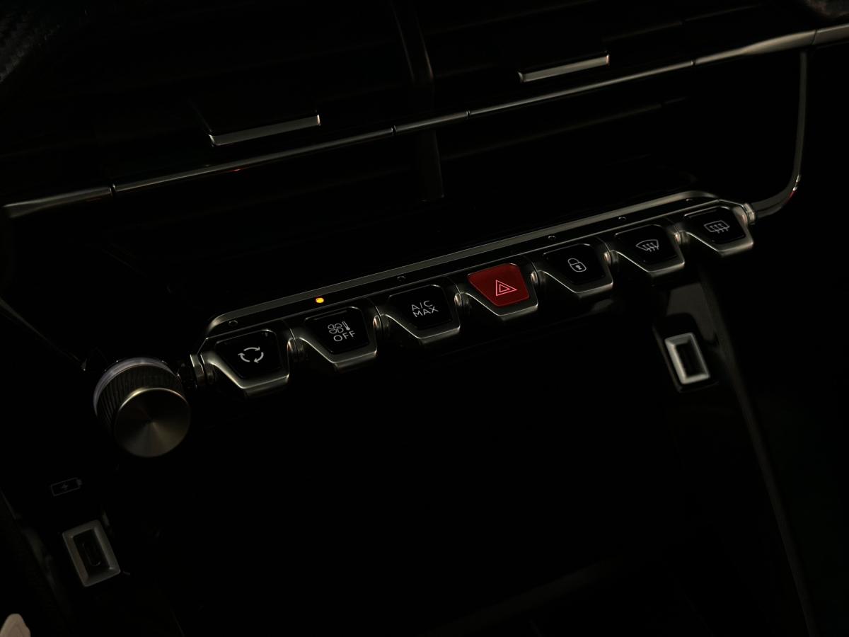 peugeot-208-2022-gasolina-1199cc