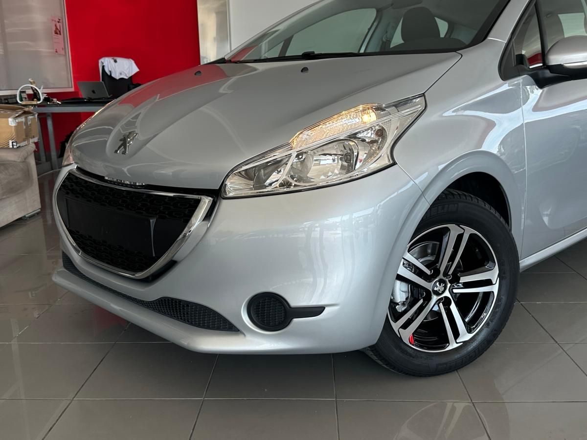 peugeot-208-2015-gasolina-1199cc