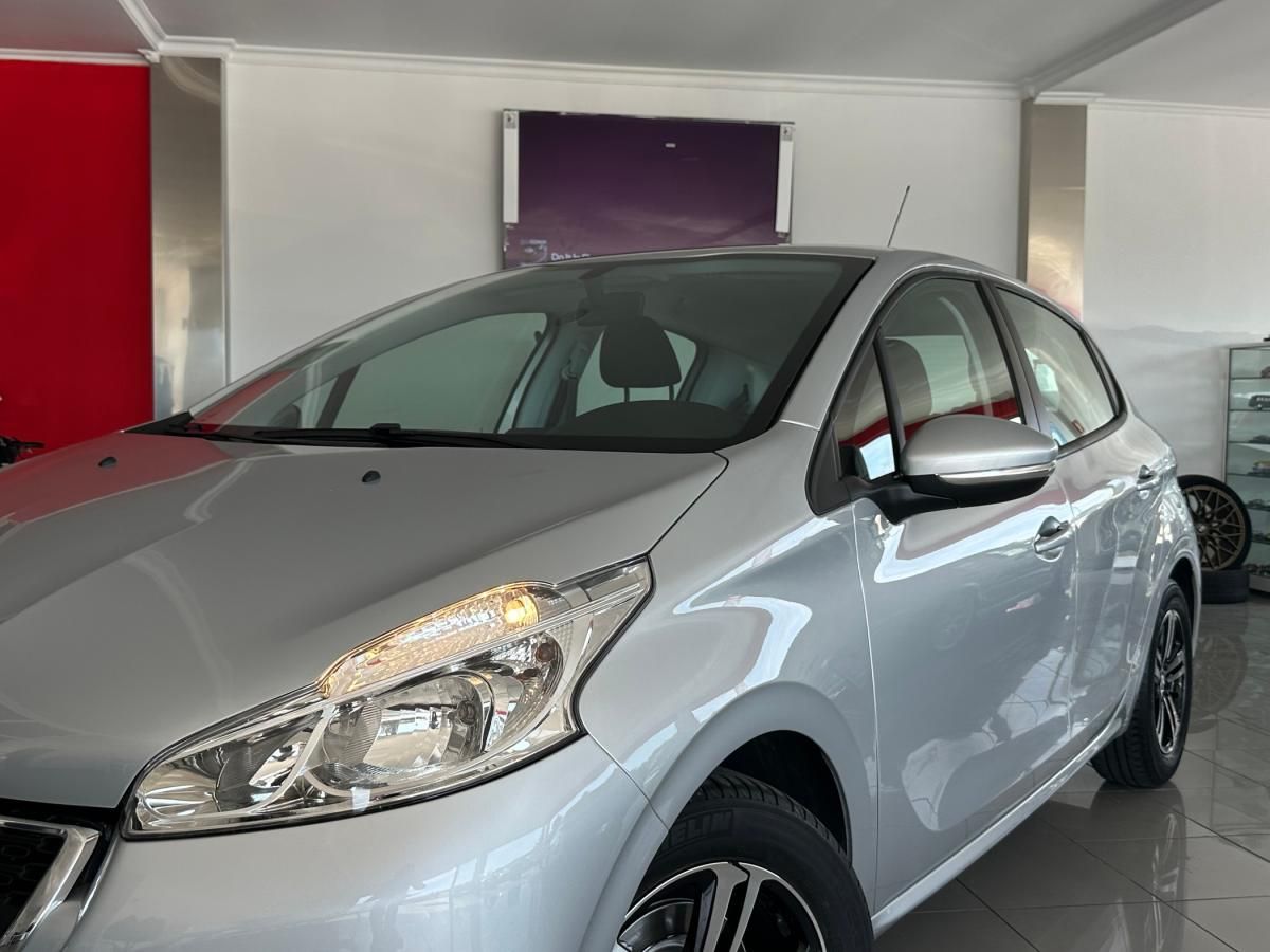 peugeot-208-2015-gasolina-1199cc