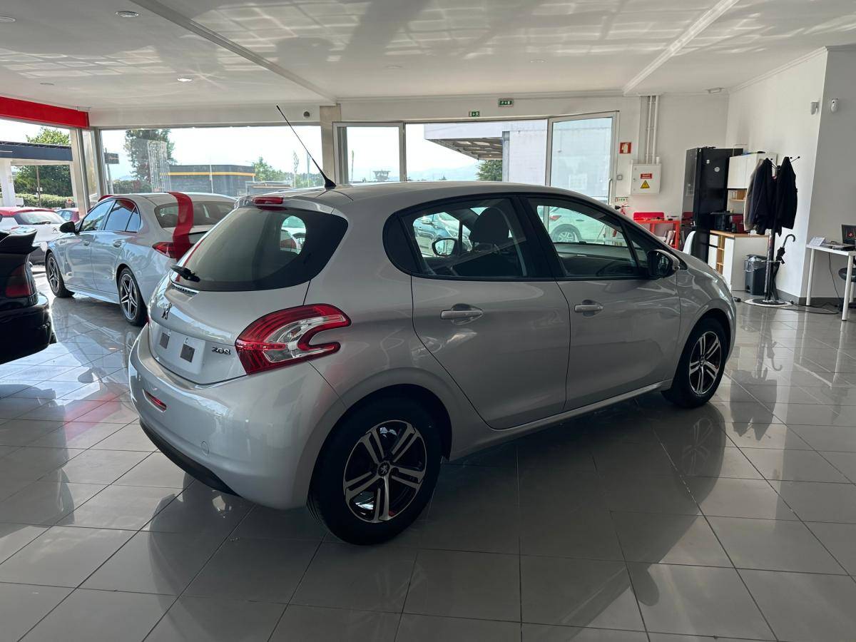 peugeot-208-2015-gasolina-1199cc