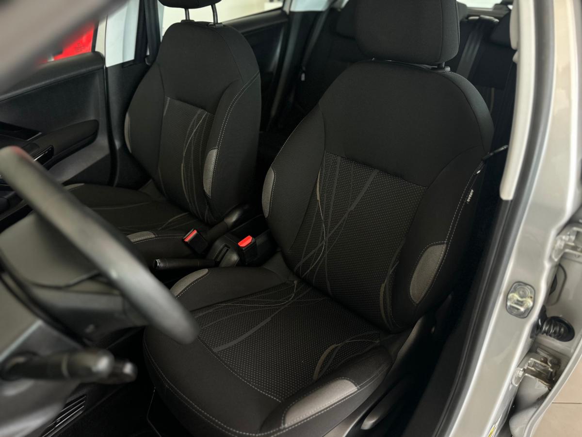 peugeot-208-2015-gasolina-1199cc