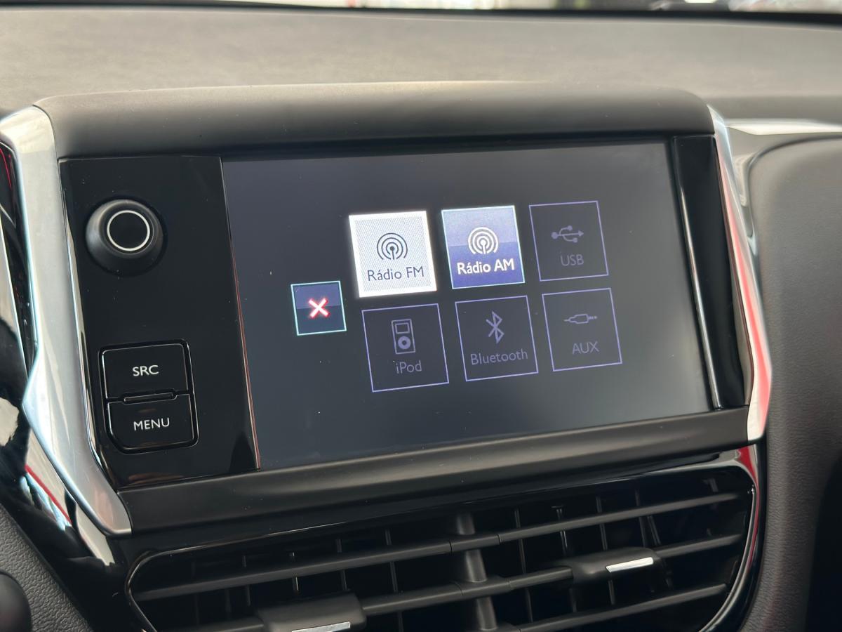 peugeot-208-2015-gasolina-1199cc
