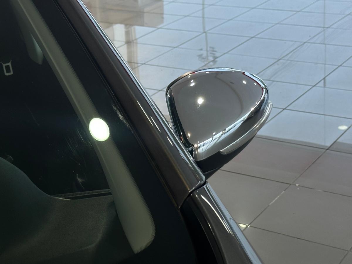 peugeot-208-2017-gasolina-1199cc