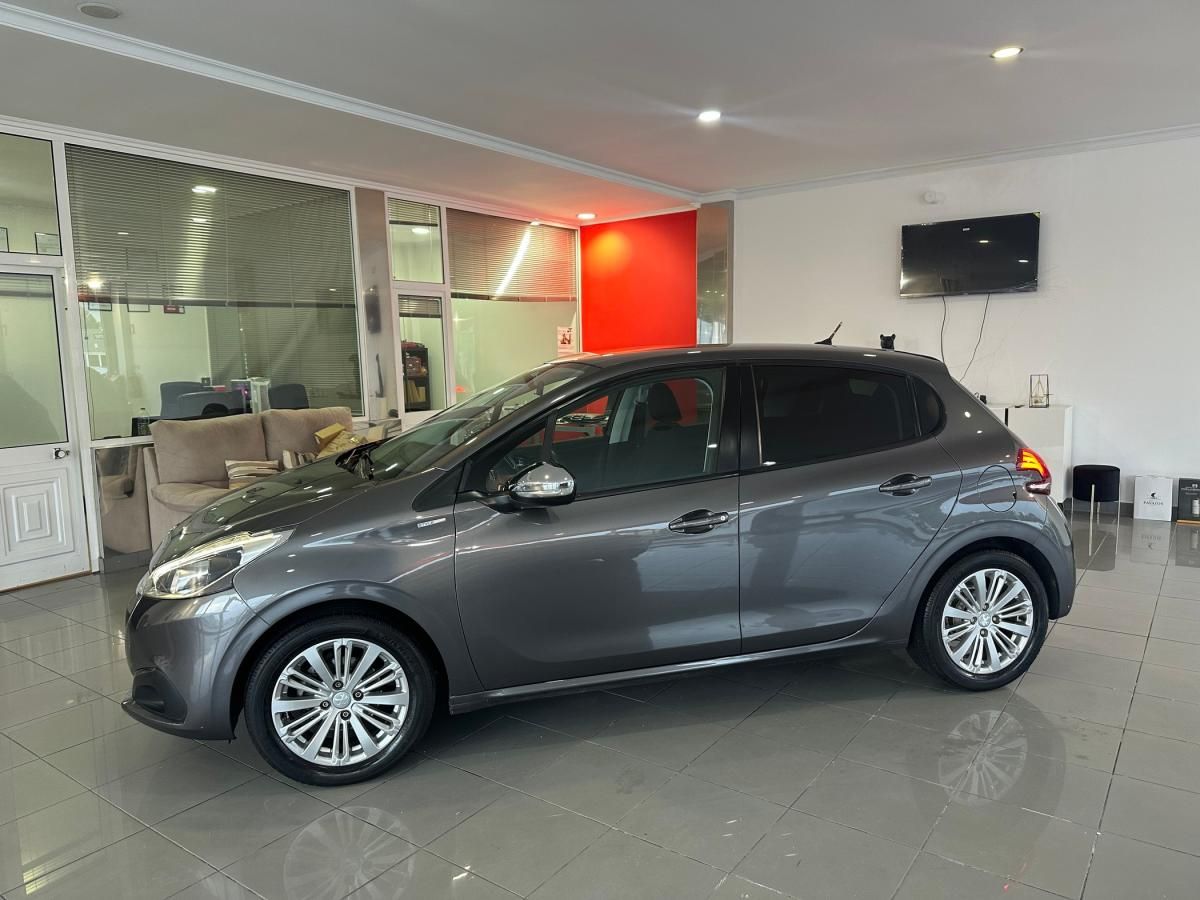 peugeot-208-2017-gasolina-1199cc