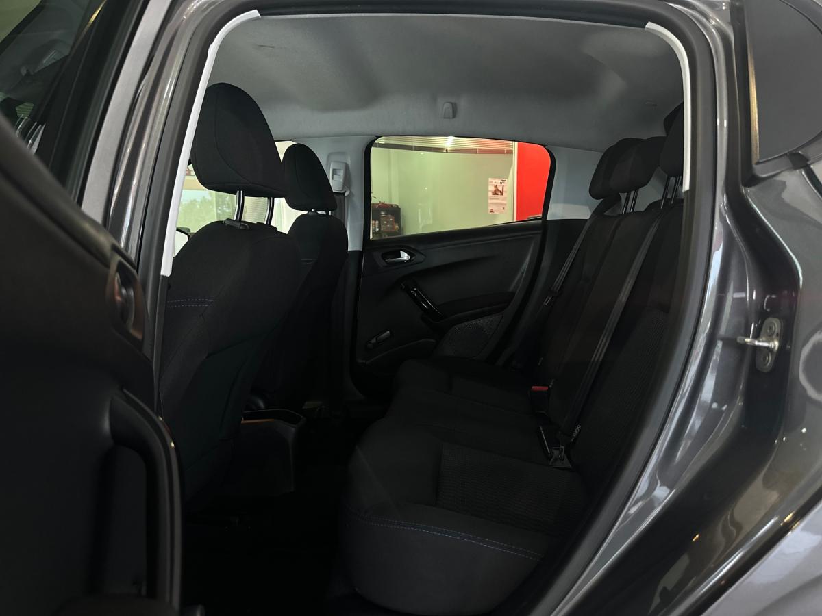 peugeot-208-2017-gasolina-1199cc