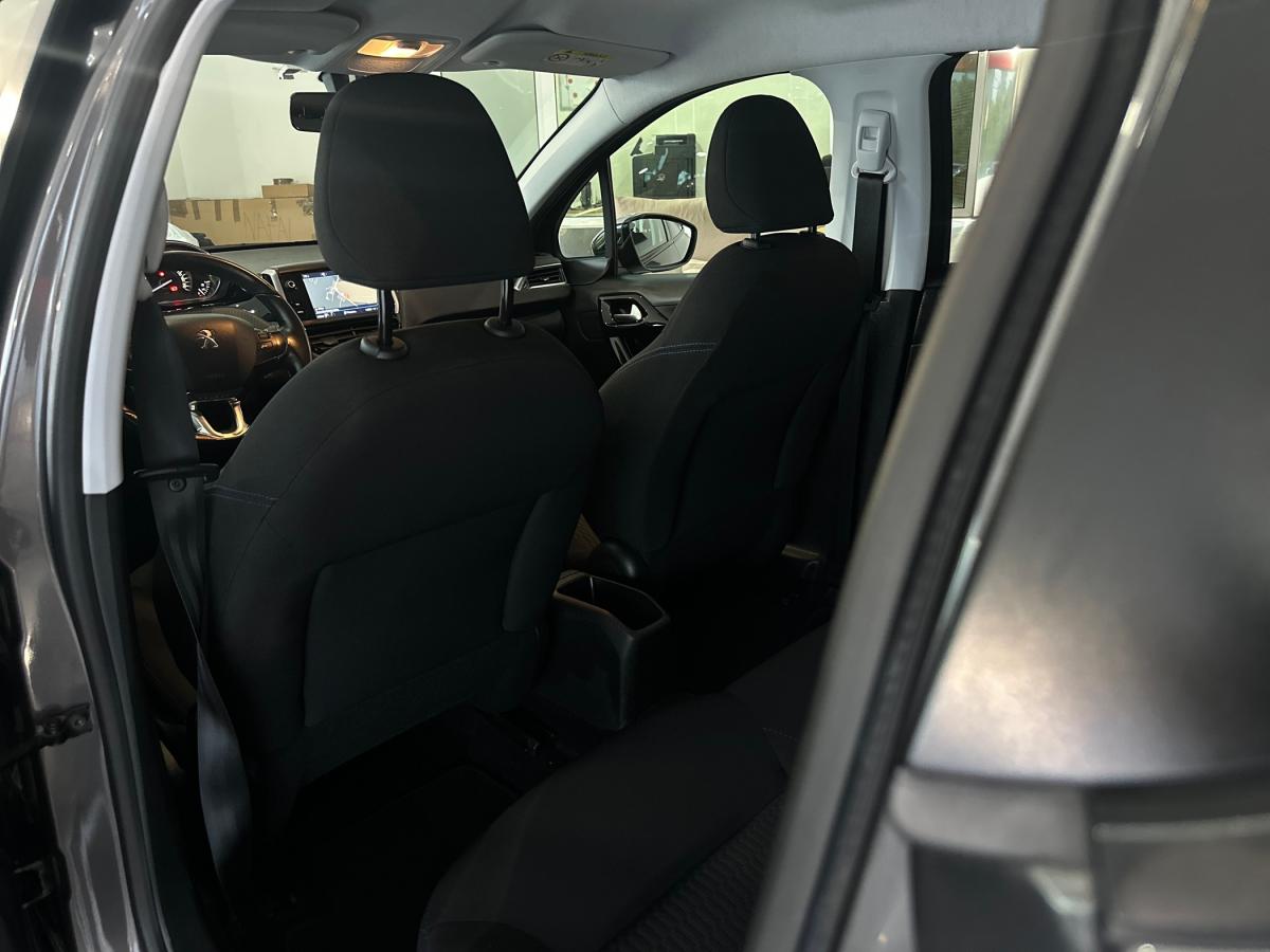 peugeot-208-2017-gasolina-1199cc