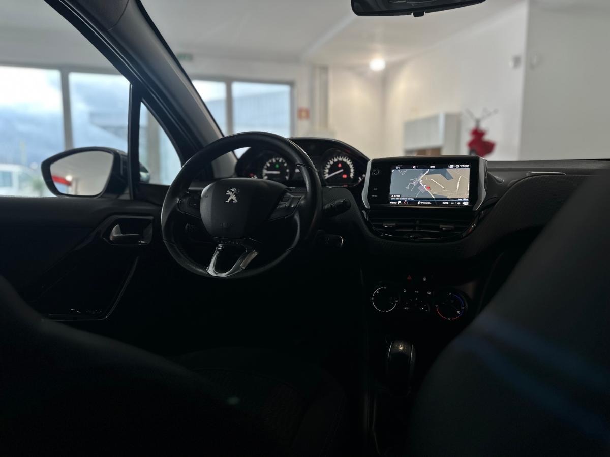 peugeot-208-2017-gasolina-1199cc
