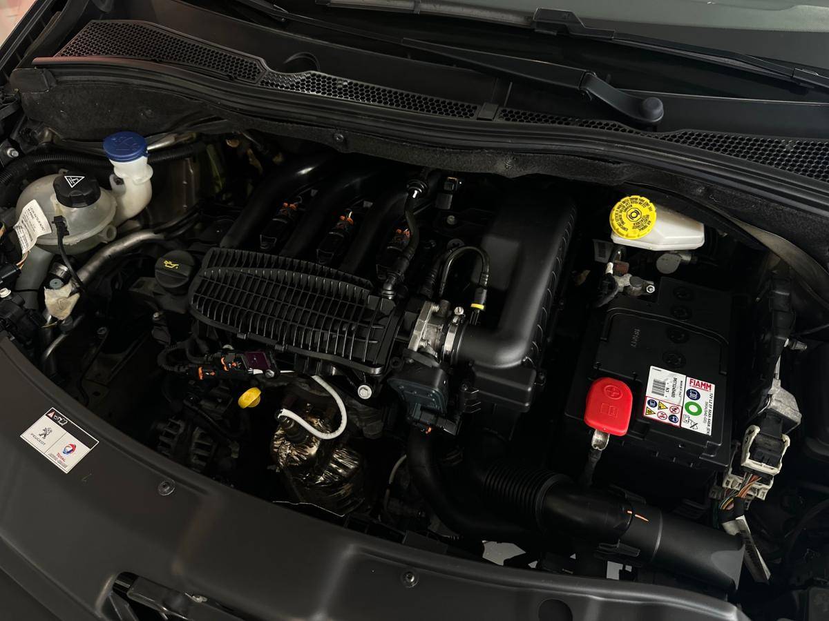peugeot-208-2017-gasolina-1199cc