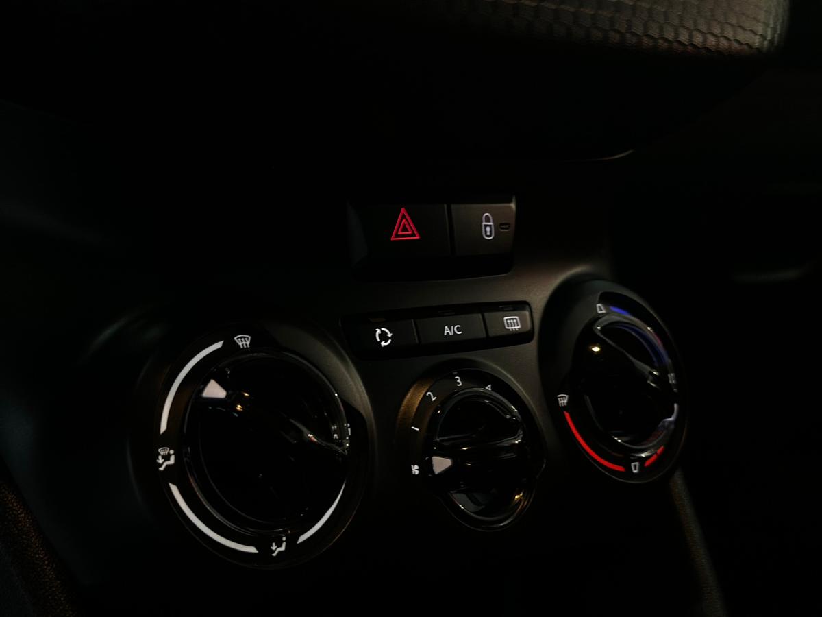 peugeot-208-2017-gasolina-1199cc