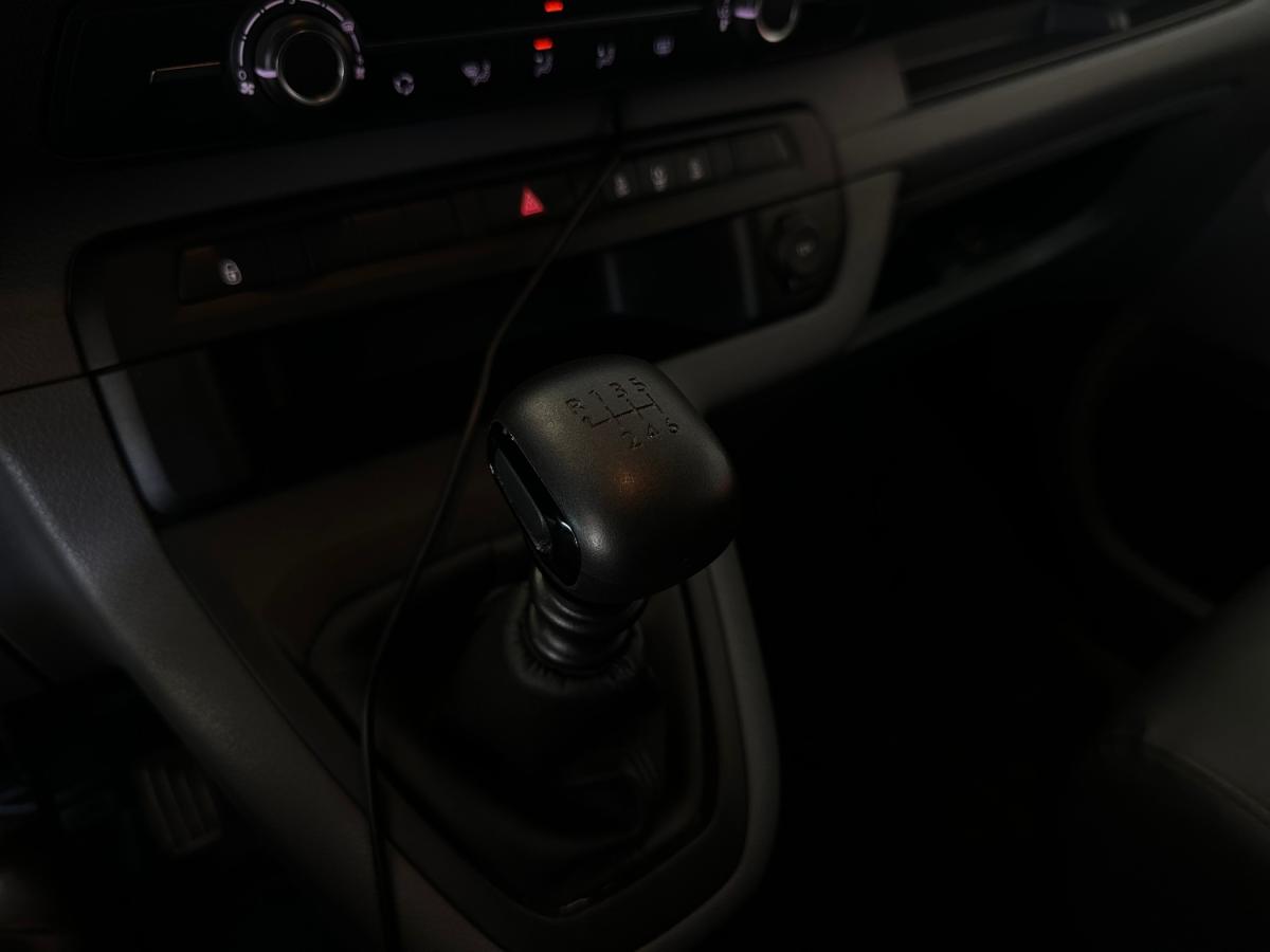 peugeot-expert-2017-diesel-1560cc