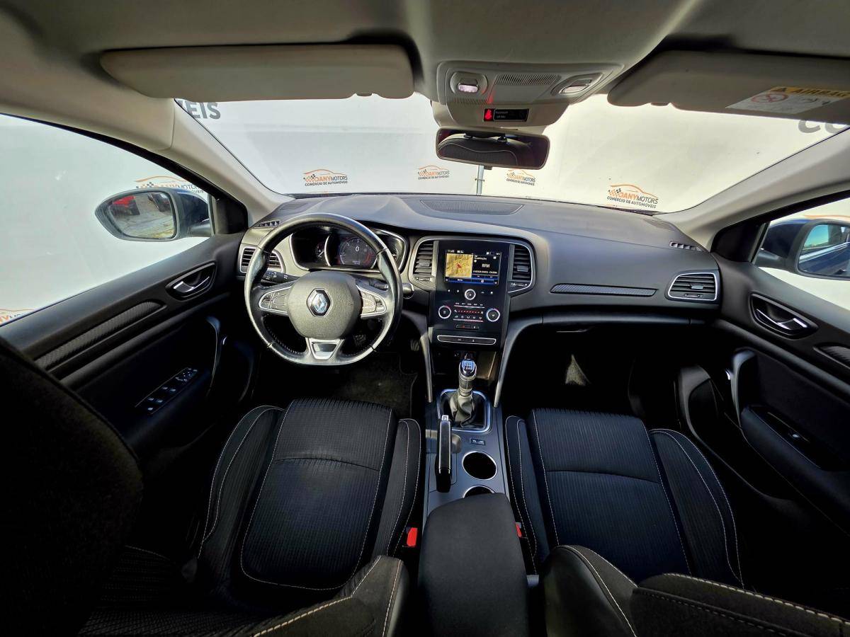 renault-megane-sport-tourer-2018-diesel-1461cc