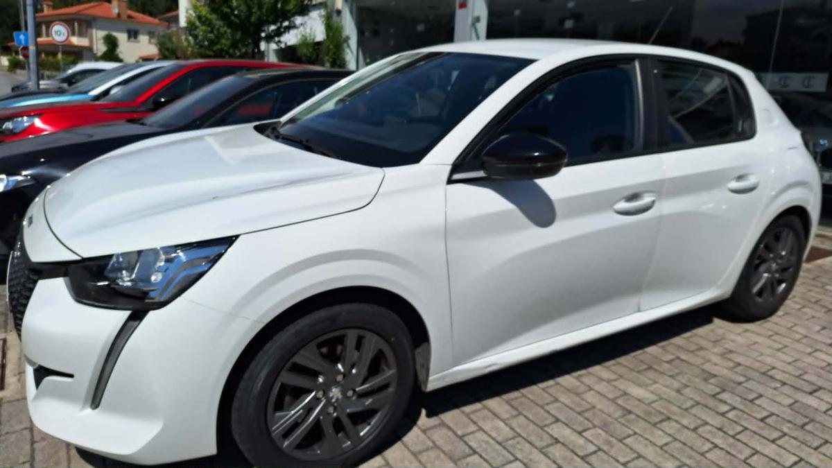 peugeot-208-2022-diesel-1499cc