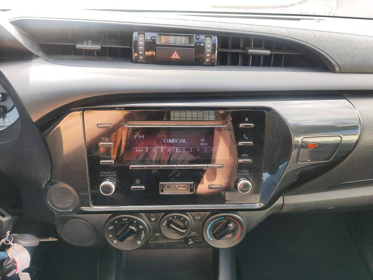 toyota-hilux-2022-diesel-2393cc