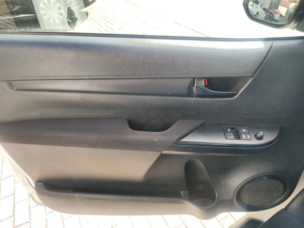 toyota-hilux-2022-diesel-2393cc