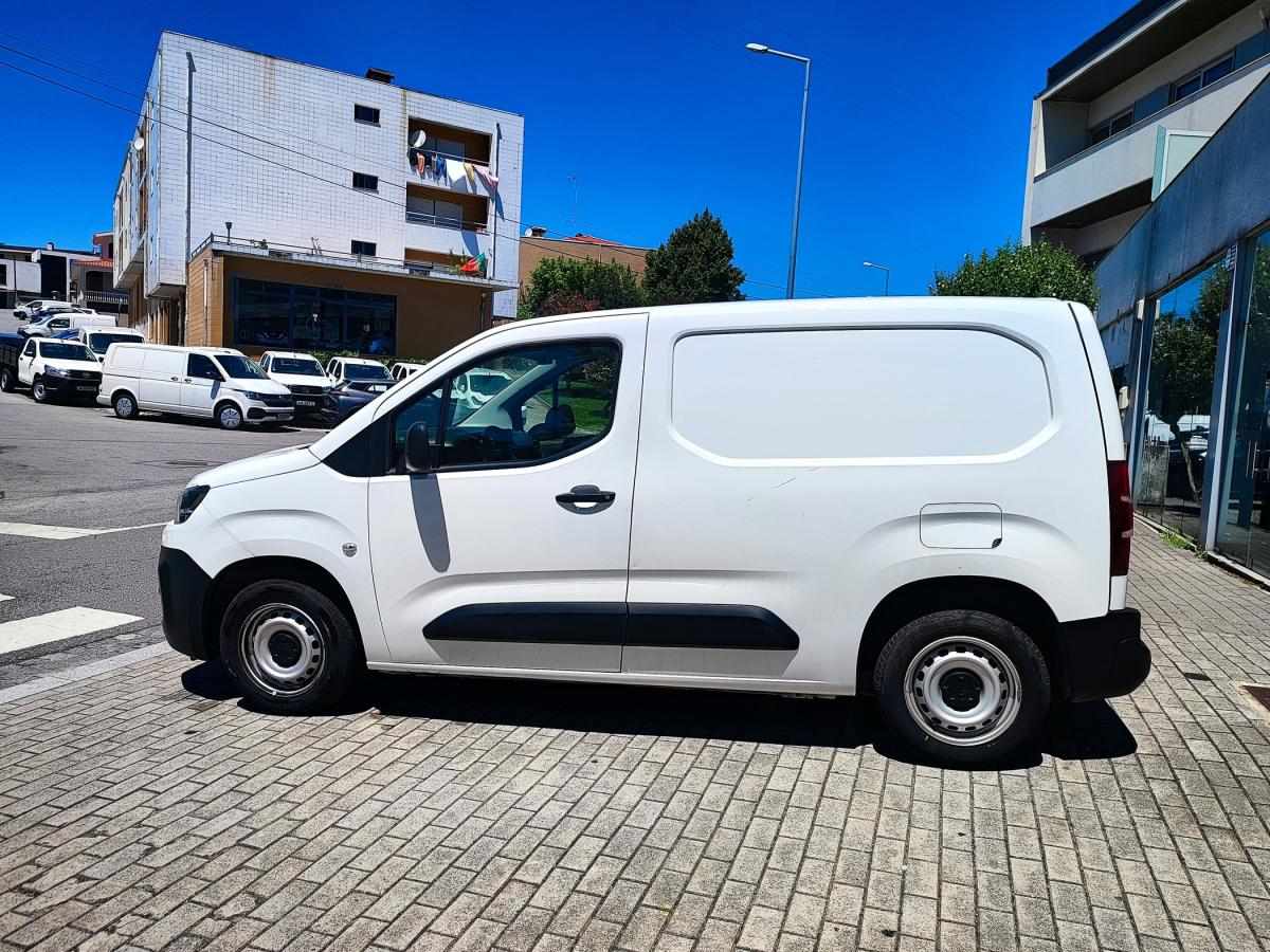 citroen-berlingo-2022-diesel-1499cc