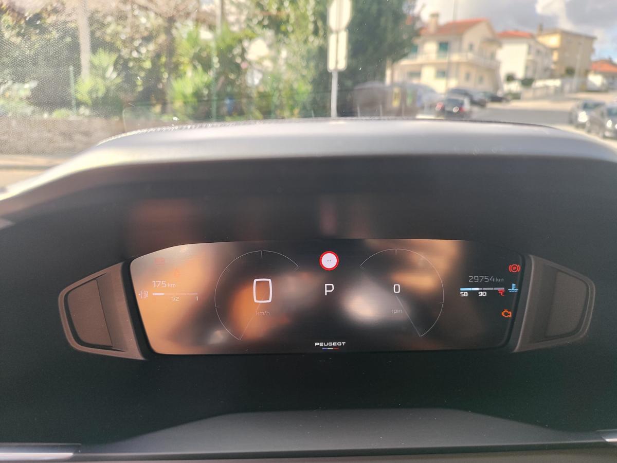 peugeot-2008-2024-gasolina-1199cc