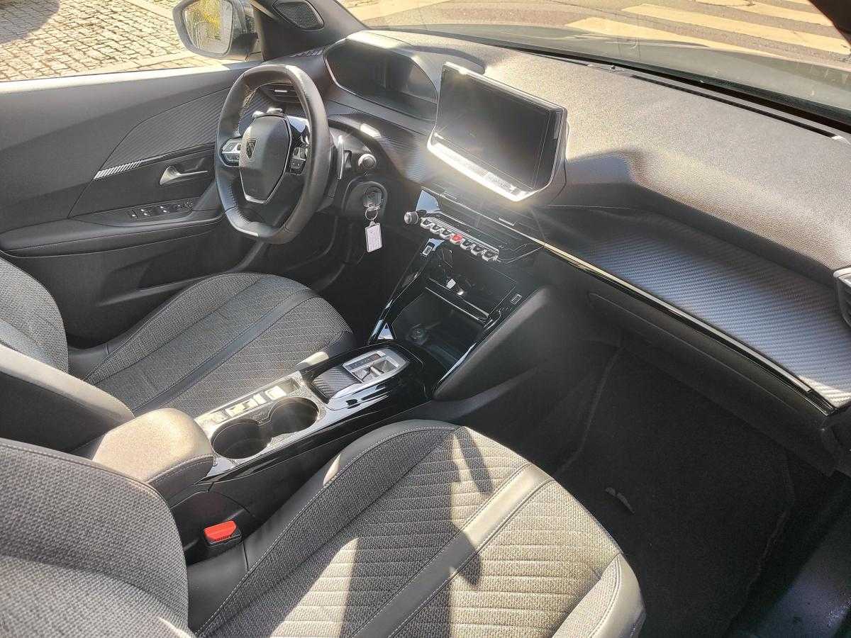 peugeot-2008-2024-gasolina-1199cc