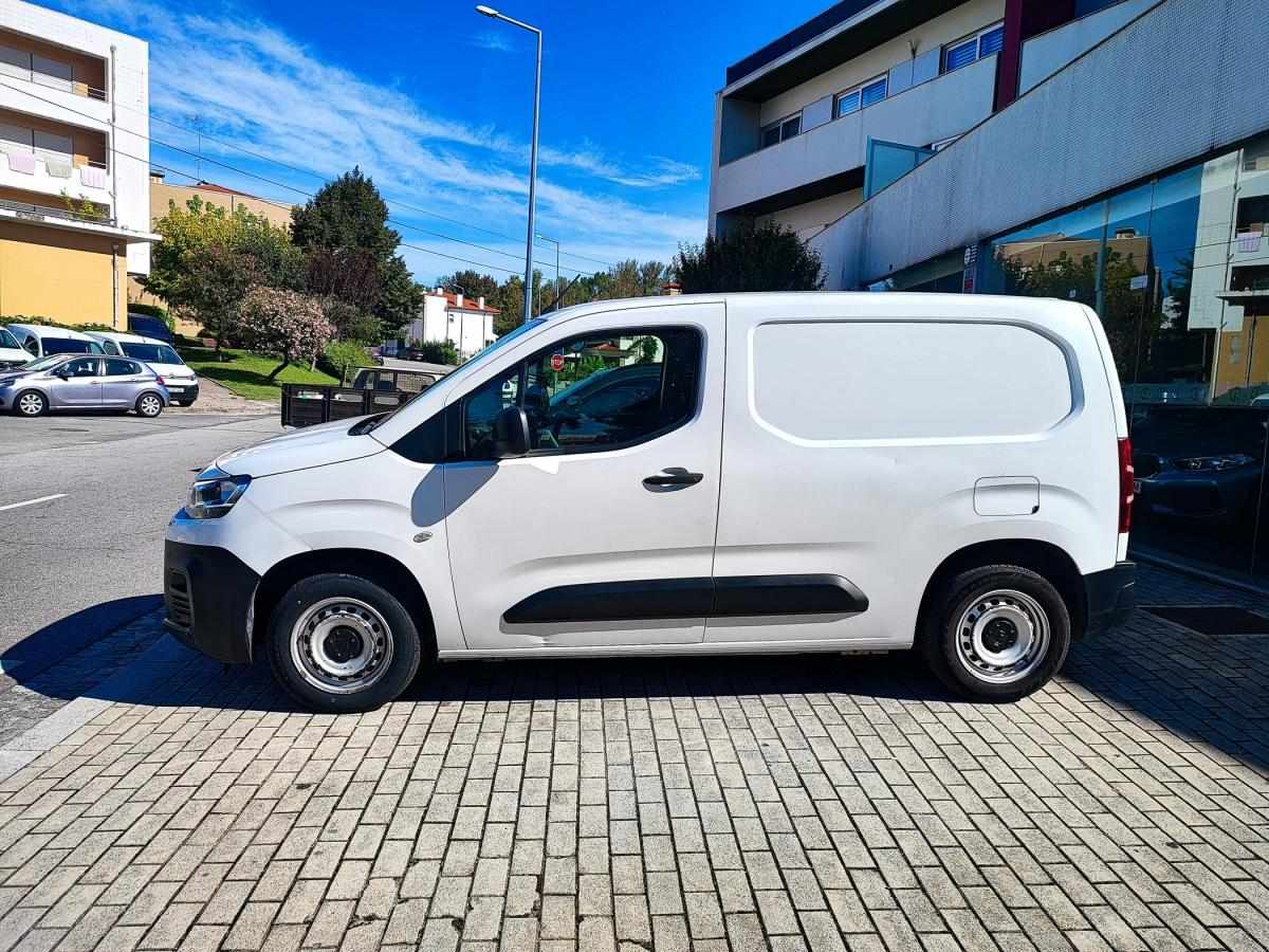 citroen-berlingo-2023-diesel-1499cc