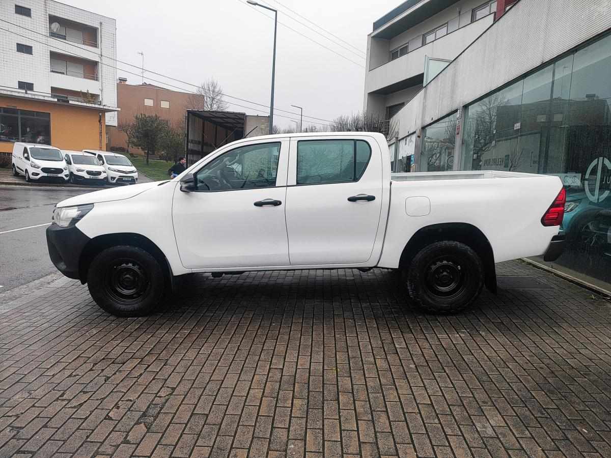 toyota-hilux-2020-diesel-2393cc