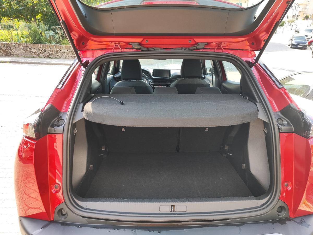 peugeot-2008-2023-diesel-1499cc