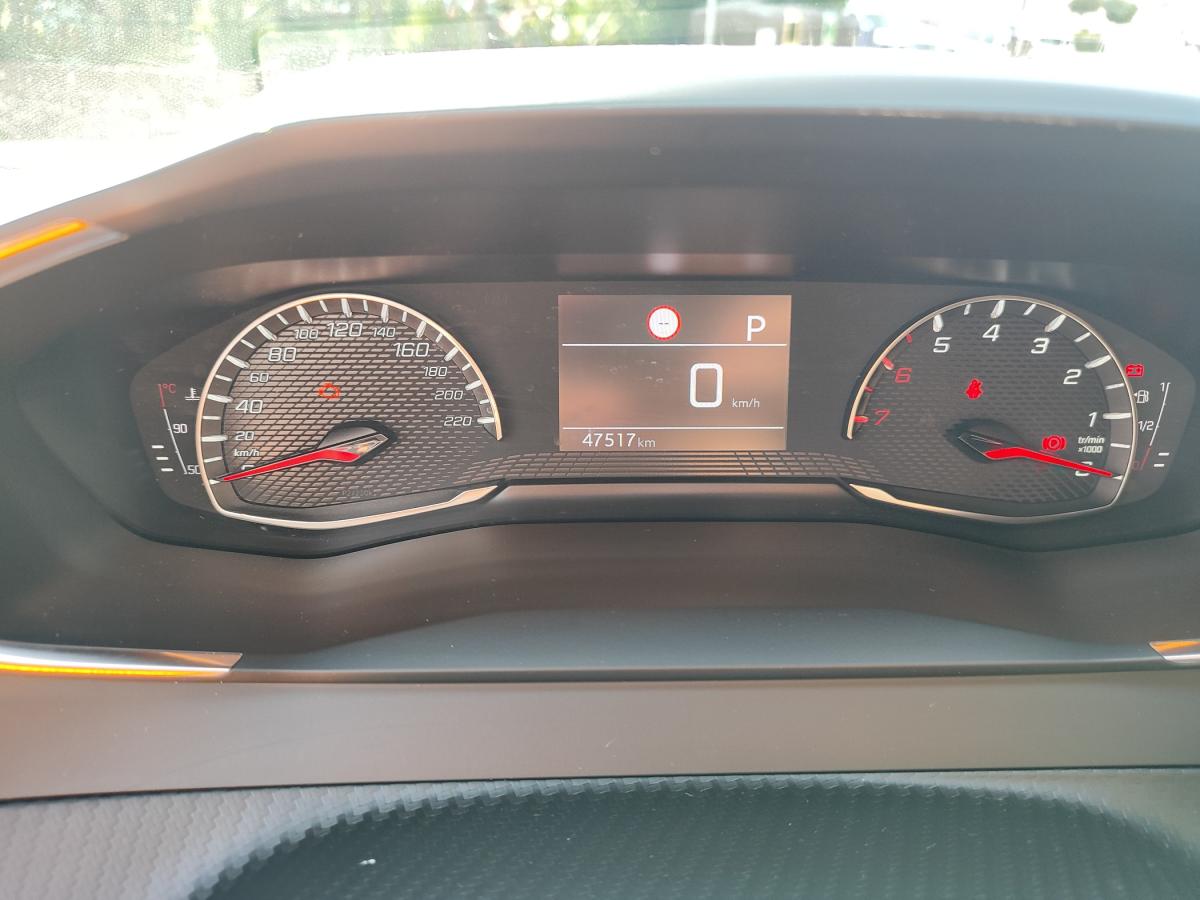 peugeot-2008-2023-diesel-1499cc