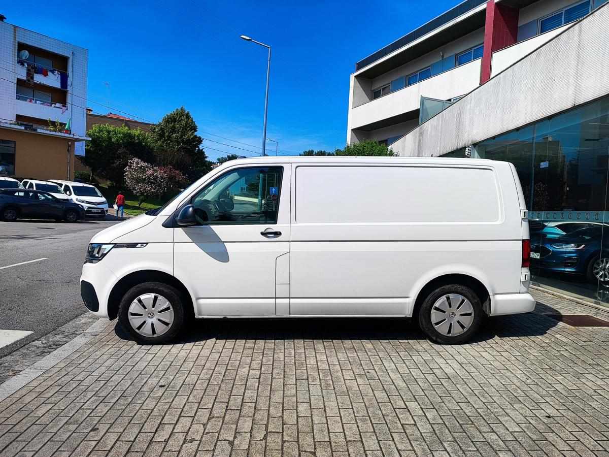 volkswagen-transporter-2021-diesel-1968cc
