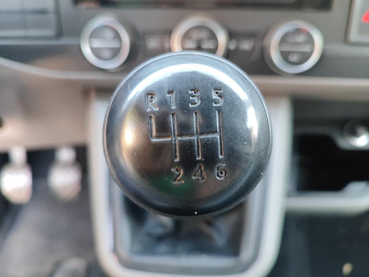 volkswagen-transporter-2022-diesel-1968cc