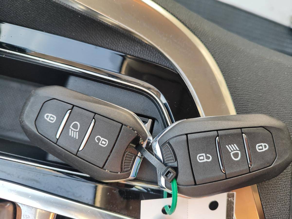 peugeot-3008-2021-hibrido-a-gasolina-1598cc