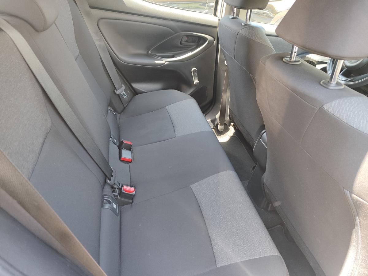 toyota-yaris-2022-hibrido-a-gasolina-1490cc