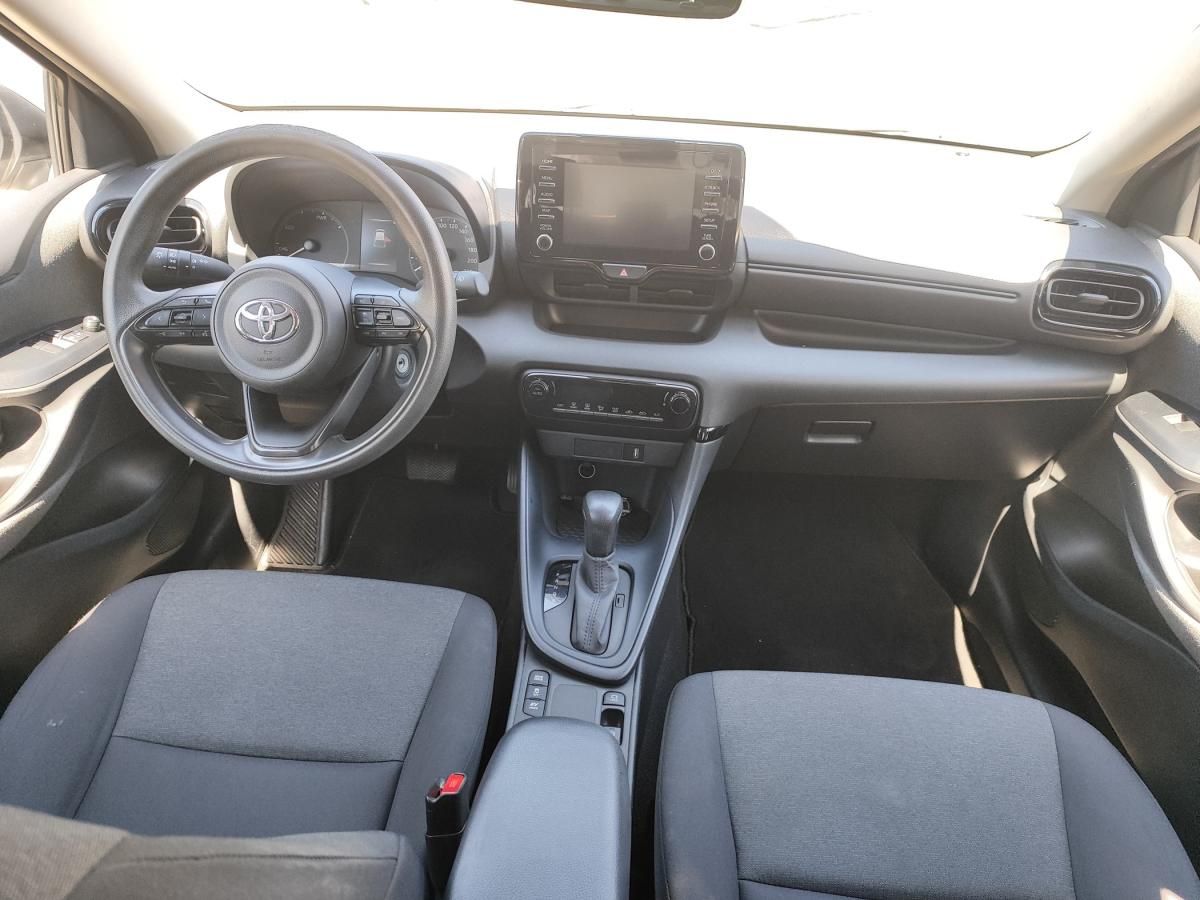 toyota-yaris-2022-hibrido-a-gasolina-1490cc