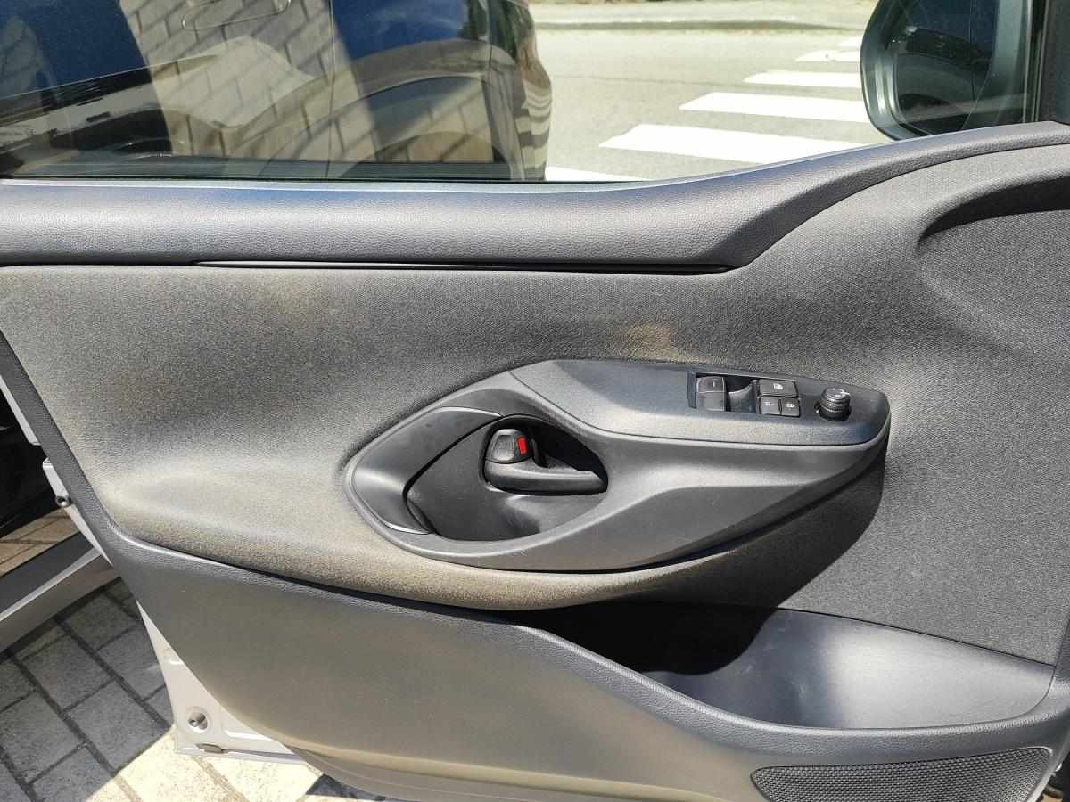 toyota-yaris-2022-hibrido-a-gasolina-1490cc